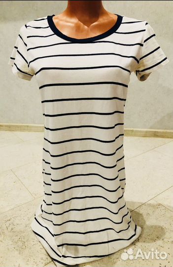 Два огромных пакета одежды 44