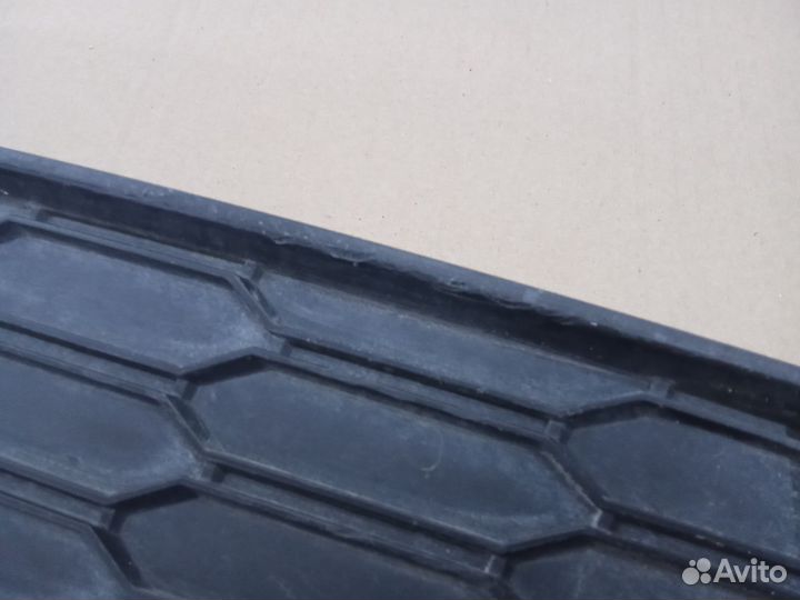 Skoda rapid 2 решетка переднего бампера левая