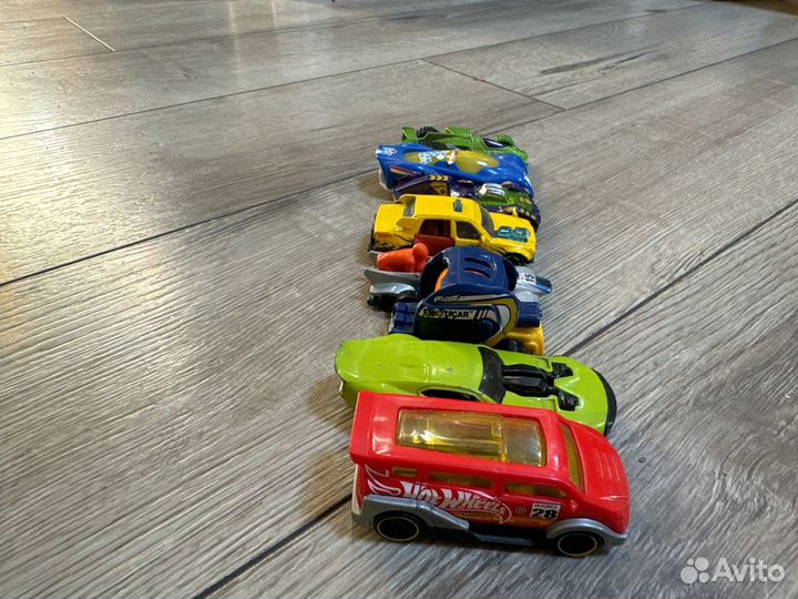 Машинки hot wheels