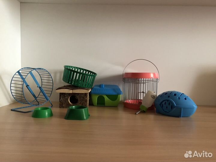Продам домики,колеса,переноски для грызунов