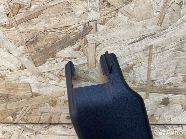 Заглушка крепления сиденья Toyota Camry 50