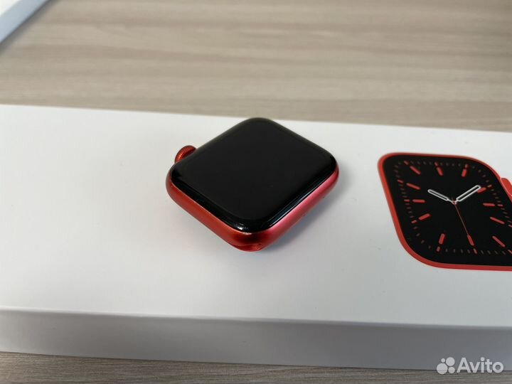 Apple watch series 6 40mm Red