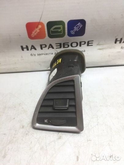 Дефлектор на торпедо Opel Astra J