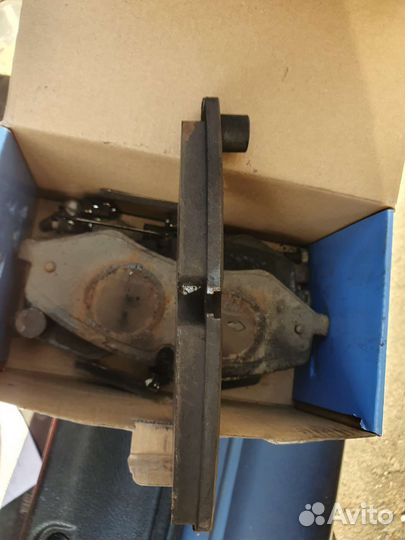 Передние тормозные диски Land Rover Discovery 4