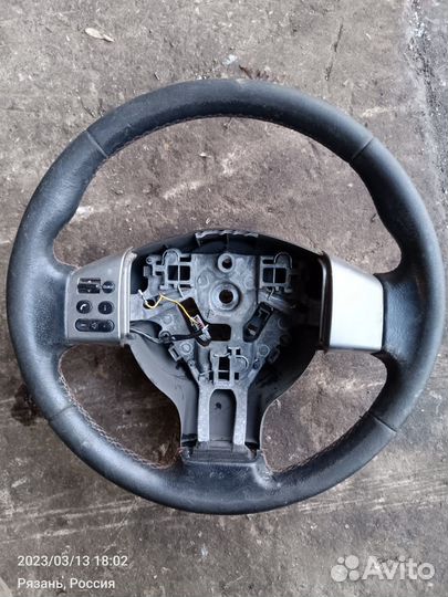 Руль Nissan Note E11