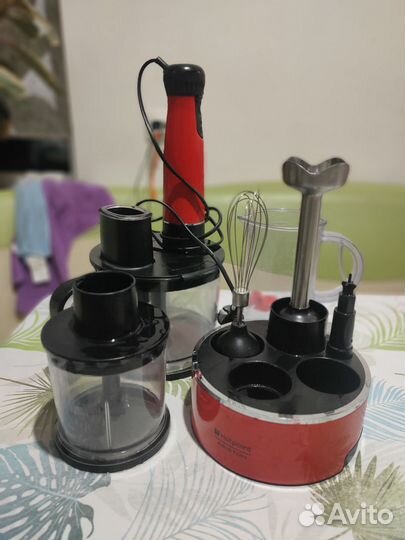 Погружной блендер Hotpoint HB 0705 красный
