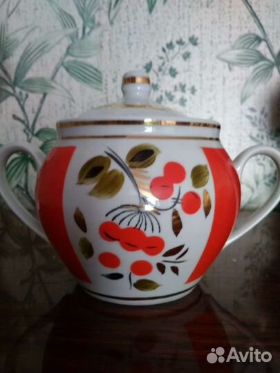 Чайники заварочные, молочник, сахарницы