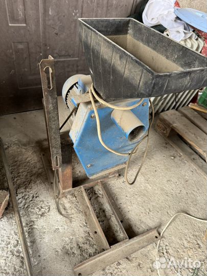 Зернодробилка бу