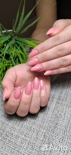 Модель на маникюр, гель-лак, наращивание ногтей