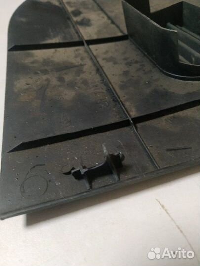 Накладка торпедо правая Ford Fusion 2002-2012