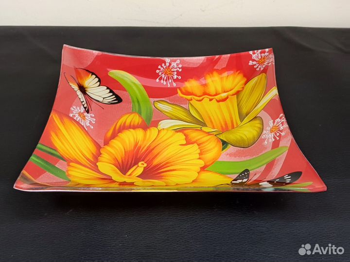 Тарелка квадратная стеклянная 19,2 х 19,2 см красн