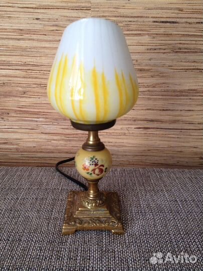 Настольная лампа. старинная бронзовая лампа