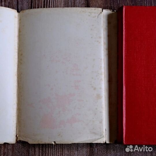 Angela Comes Home, 1940 - е гг, Англия