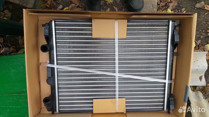 Радиатор охлаждения на модели Mercedes-Benz