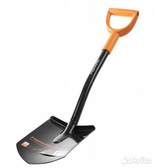 Лопата Fiskars Solid штыковая укороченная