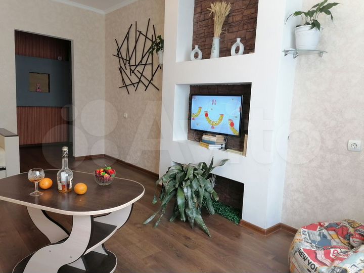 2-к. квартира, 60 м², 8/12 эт.