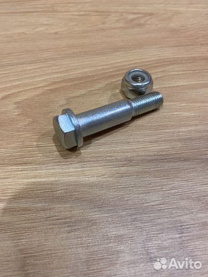 Болт крепления шаровой опоры