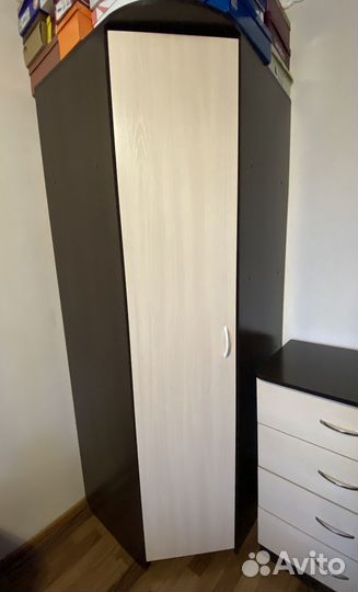 Угловой шкаф