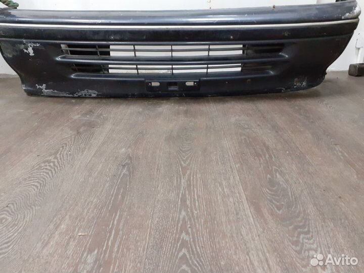 Бампер передний Toyota Hiace