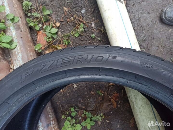 Pirelli P Zero 285/30 R19