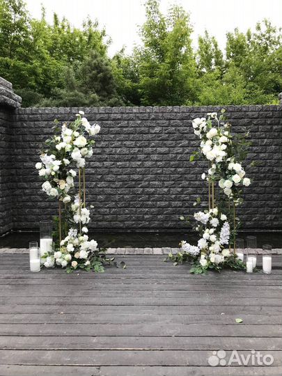 Цветочные стойки, цветы на президиум