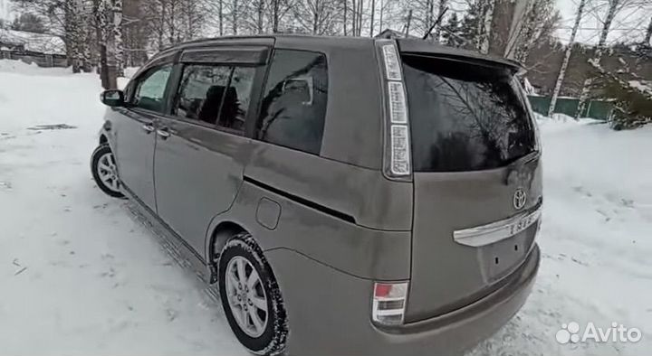 Toyota Isis 1.8 CVT, 2013, 86 900 км