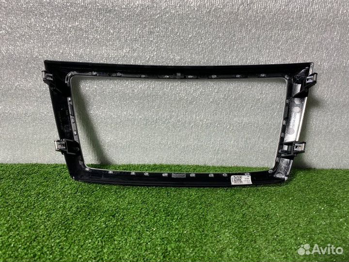 Кронштейн крепления консоли Mercedes-Benz