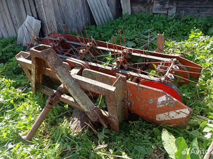 Косилка кс 2.1 и ворошилка мф80, телега, плуг