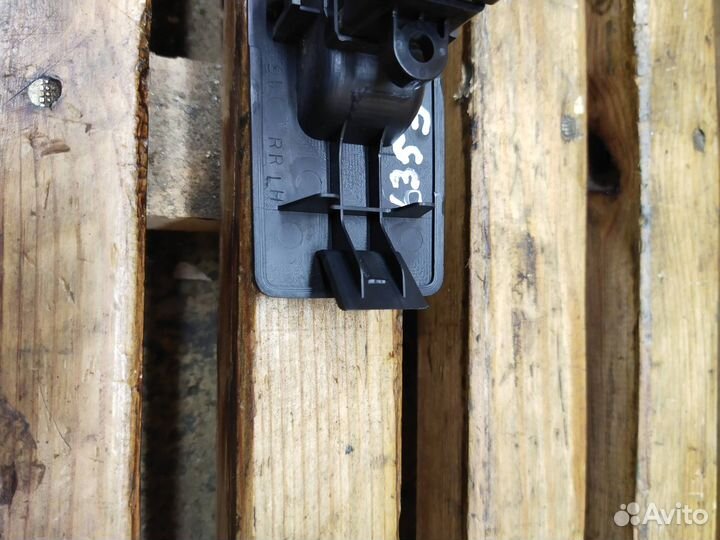 Кнопка стеклоподъемника двери задней левой Nissan