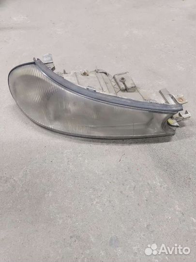 Фара передняя правая Ford Mondeo 2