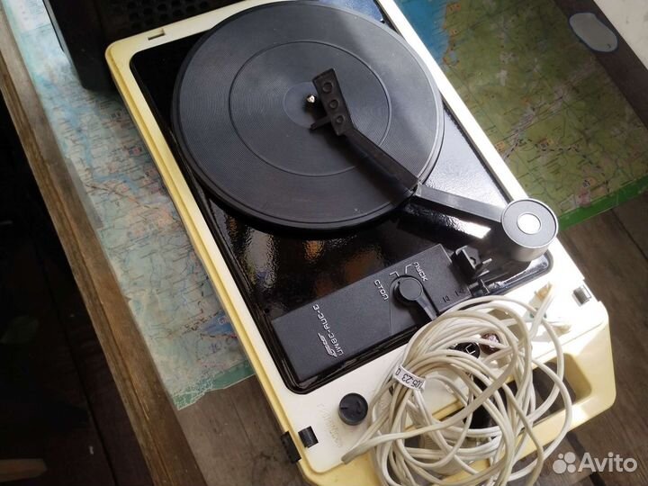 Проигрыватель винила спутник 304