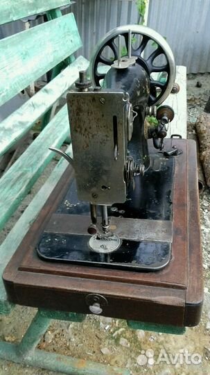 Швейная машина Singer