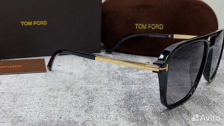 Солнцезащитные очки Tom Ford