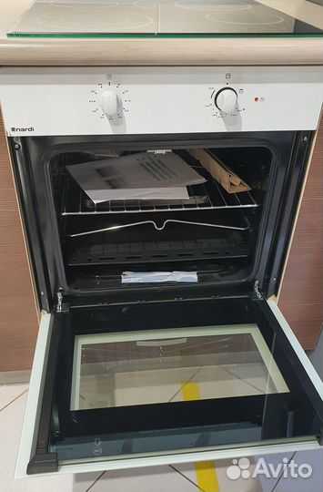 Кухня прямая с техникой