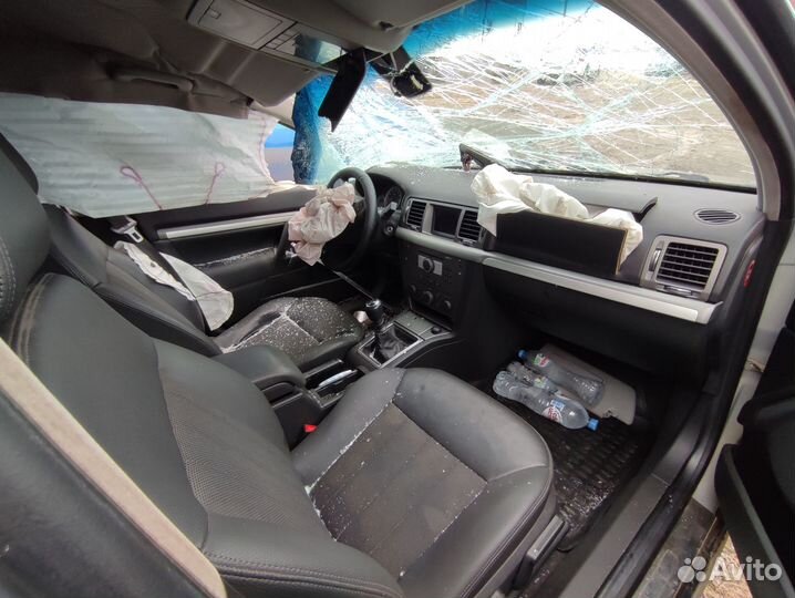 Opel Vectra 1.8 МТ, 2008, битый, 198 000 км