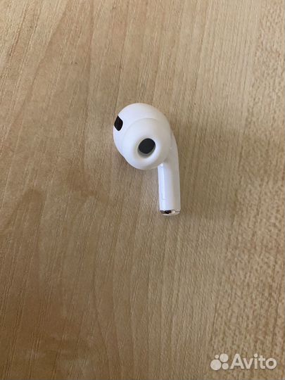 Левый наушник AirPods Pro