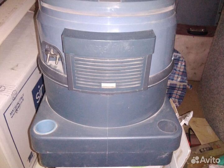 Моющий пылесос Philips Triathlon 1400W