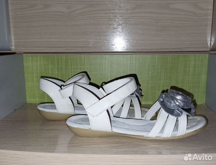 Новые босоножки 