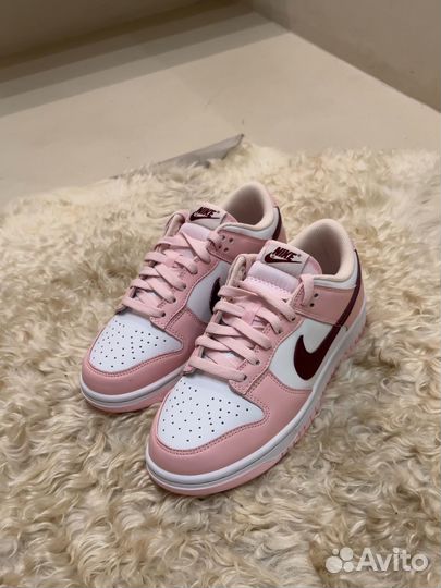 Nike dunk low pink