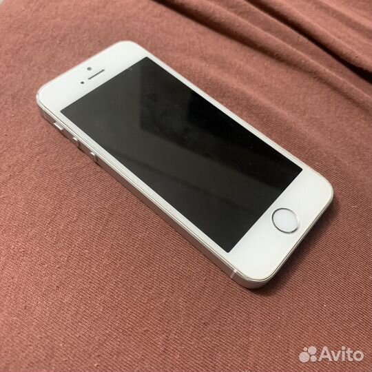 iPhone SE, 32 ГБ