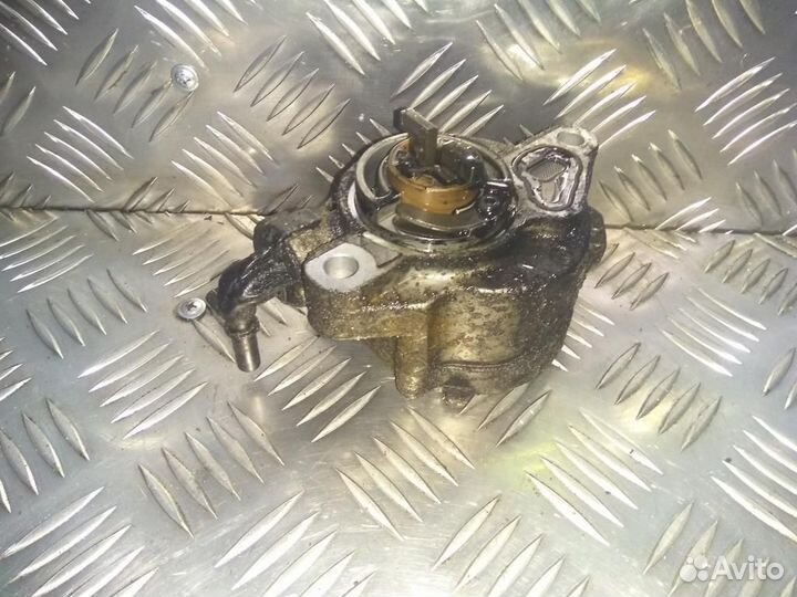 Насос вакуумный пежо Partner Tepee B9