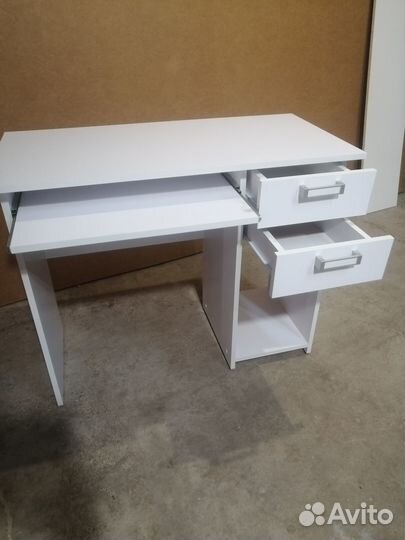Компьютерный стол новый