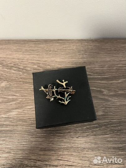 Брошь птицы из эмали