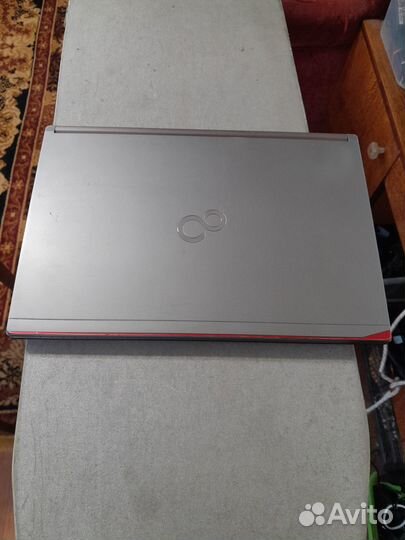 Ноутбук Fujitsu Siemens Lifebook E746