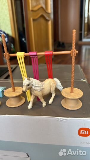 Конюшня schleich оригенал + лошади, коневоз