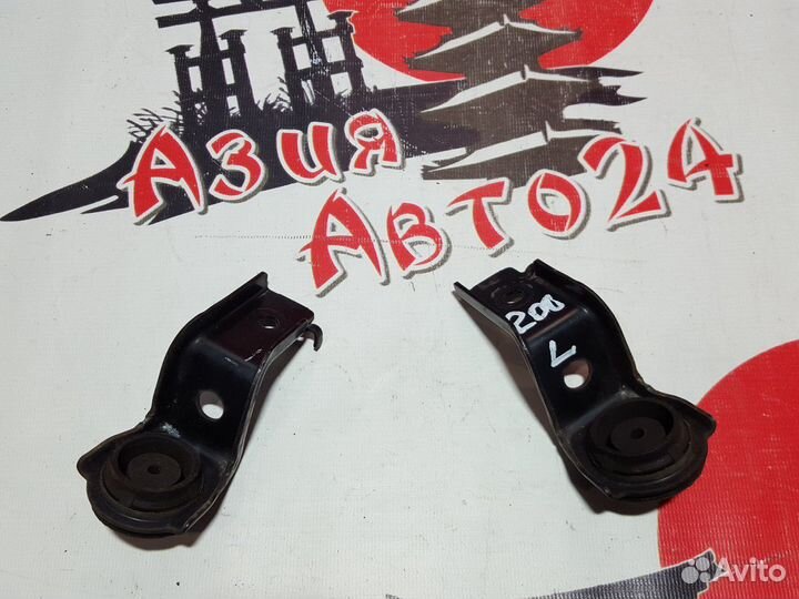 Кронштейн радиатора Toyota RAV4 ACA31W 2AZ-FE 2006