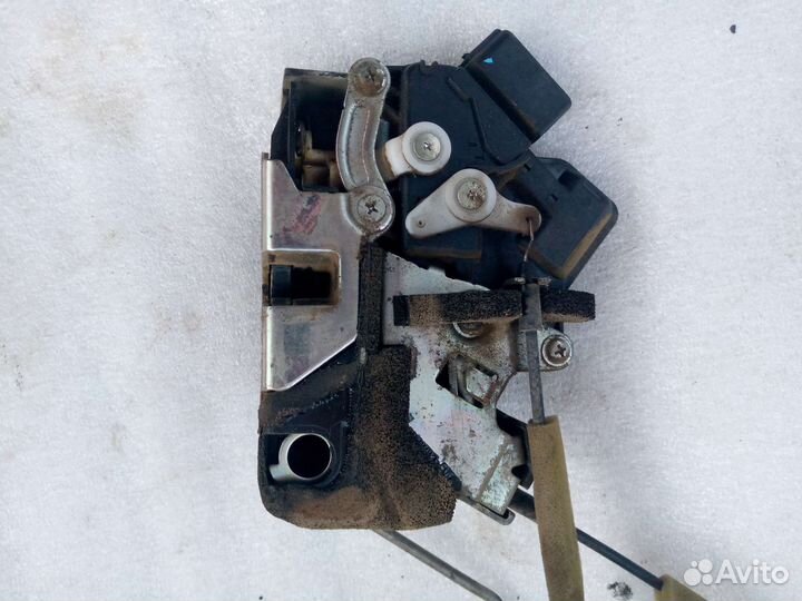 Замок двери mazda 3 передний правый