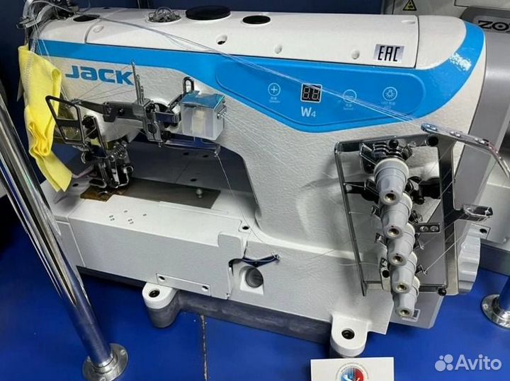 Плоскошовная швейная машина Jack W4-D-01GB 5,6 мм