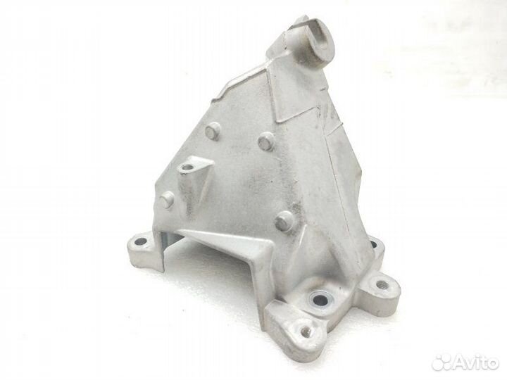 Кронштейн двигателя левый Mercedes-Benz Cls-Class