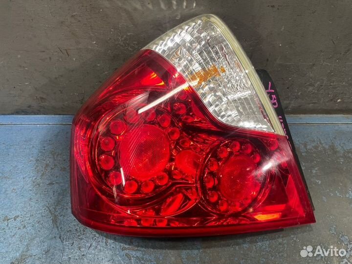 Фонарь левый Infiniti M Y50